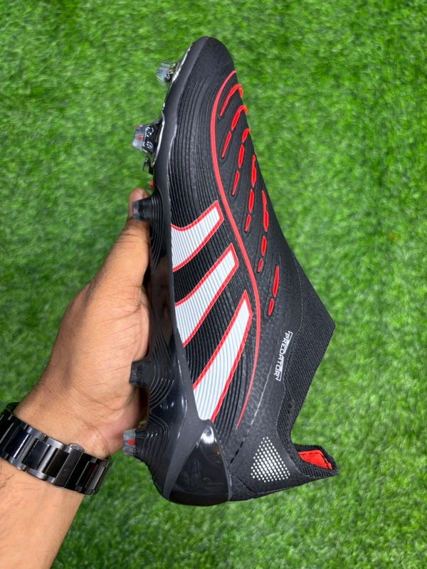 Predator Elite Black And Red Low-top FG Without Lace  - 7.5