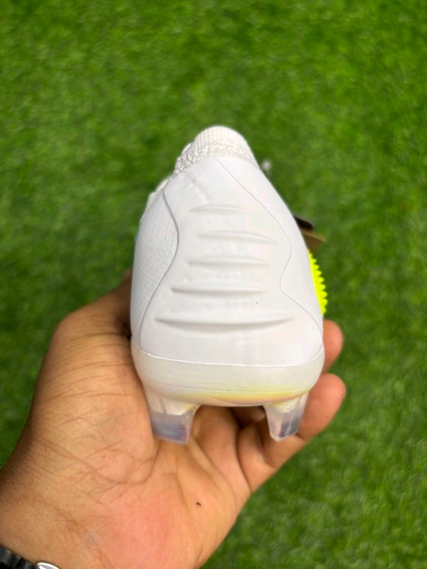 Phantom 6 Luna III Elite White Sky-blue Low-top FG With Lace - 7.5