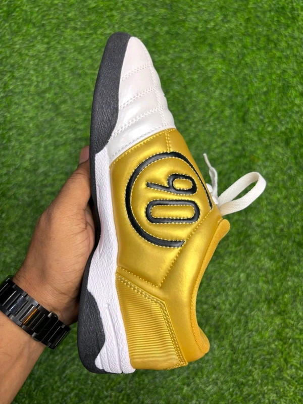Total 90 III Futsal 5 White And Gold Colour With Lace - 7