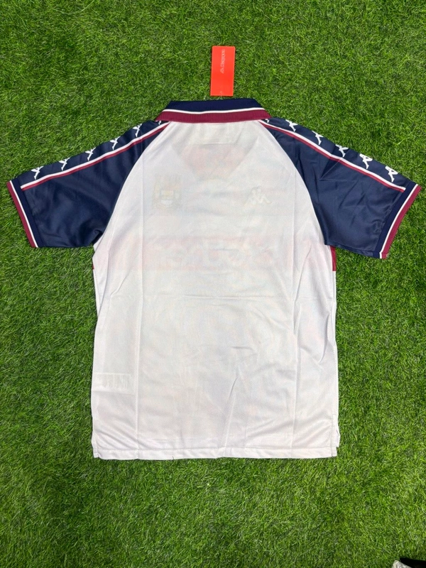 Retro Manchester City 1997/98 Away Kit Half Sleeve  - M