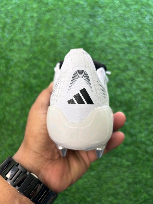 Predator Elite Foldover White And Green SG With Lace (Metal Changer) - 6.5