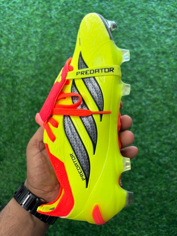 Predator Elite Foldover Yellow Colour FG With Lace - 7.5