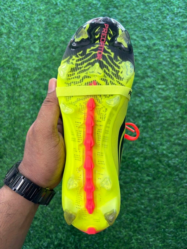 Predator Elite Foldover Yellow Colour FG With Lace - 7.5