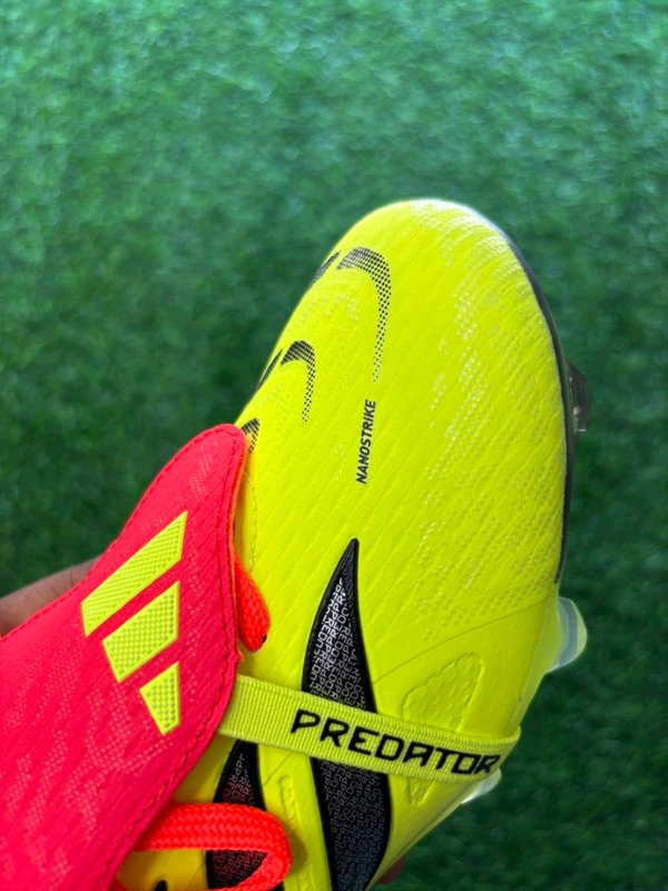 Predator Elite Foldover Yellow Colour FG With Lace - 9.5