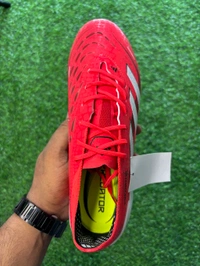 Predator Elite Red Colour SG With Lace(Metal Changer) - 7.5