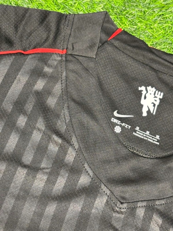 Retro Manchester United 2008 Away Fan Edition Full Sleeve With Short  - L