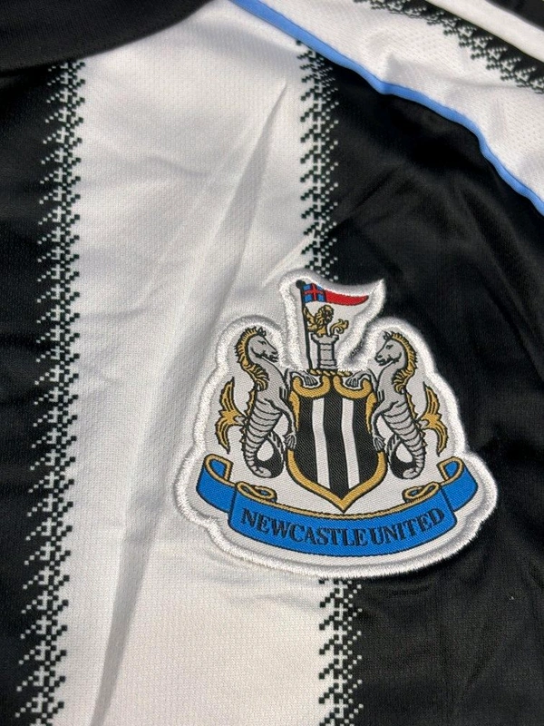 Newcastle United 25/26 Home Kit Player Fan Edition With Short - S