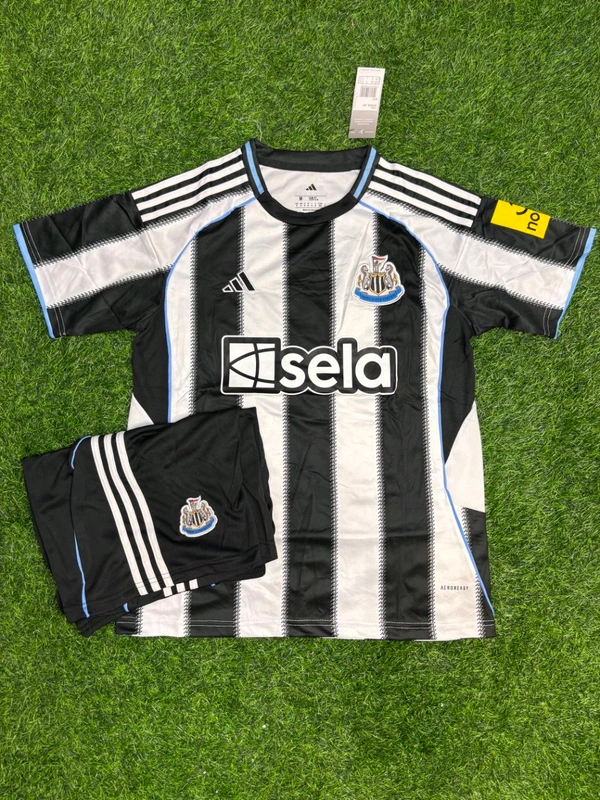Newcastle United 25/26 Home Kit Player Fan Edition With Short - M