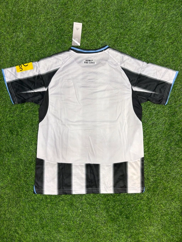 Newcastle United 25/26 Home Kit Player Fan Edition With Short - M