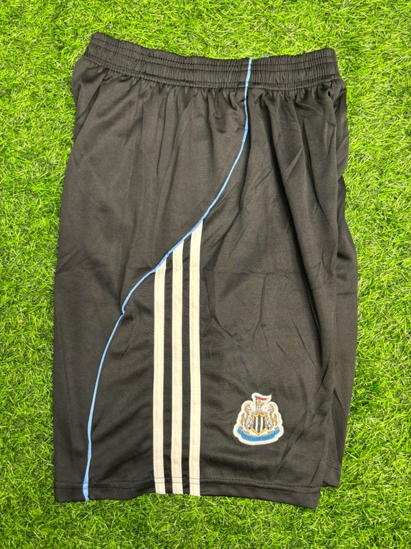 Newcastle United 25/26 Home Kit Player Fan Edition With Short - L