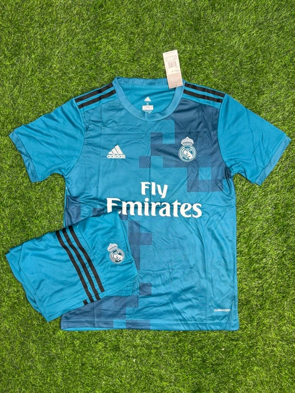 Retro Madrid 17/18 3rd Kit Fan Edition With Short - S
