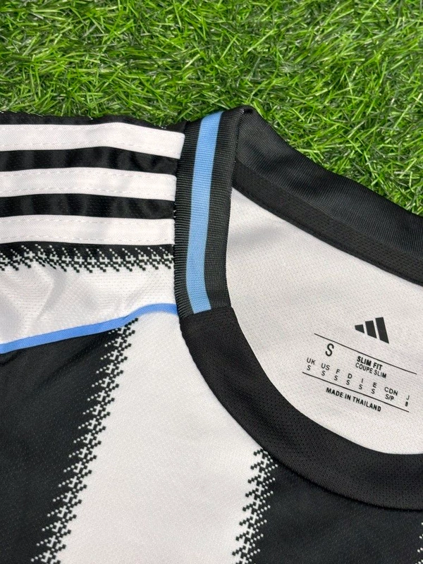 New Castle United 25/26 Home Kit Fan Edition With Short - L