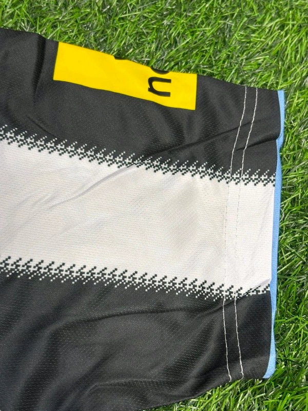 New Castle United 25/26 Home Kit Fan Edition With Short - XL