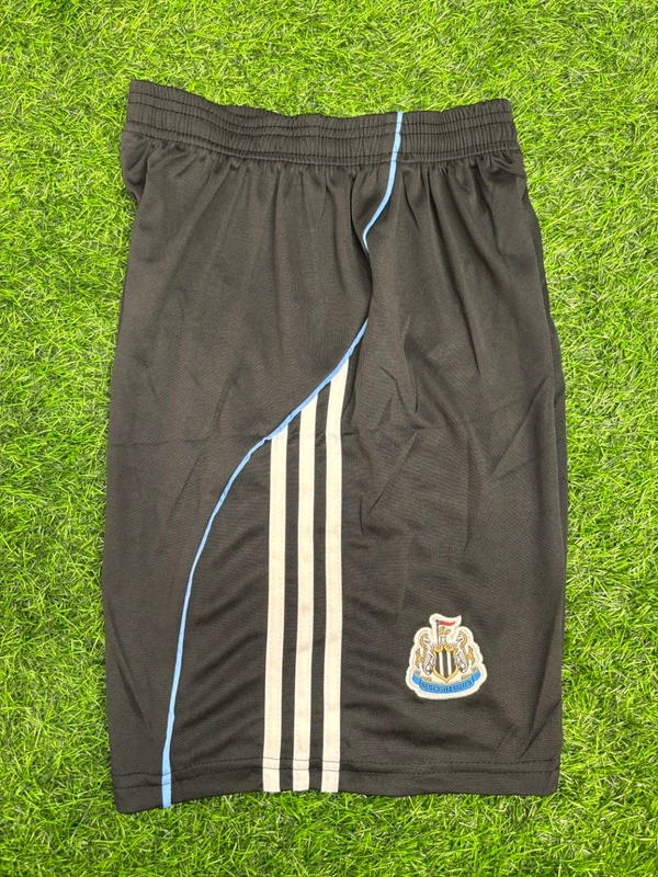 New Castle United 25/26 Home Kit Fan Edition With Short - XL