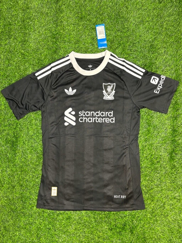 Liverpool FC 25/26 Black Colour Goalkeeper Kit Player Edition - L