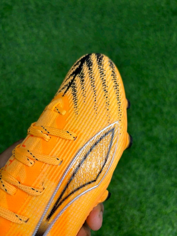 Ultra 6 Ultimate FG Yellow Colour Low-top With Lace - 8