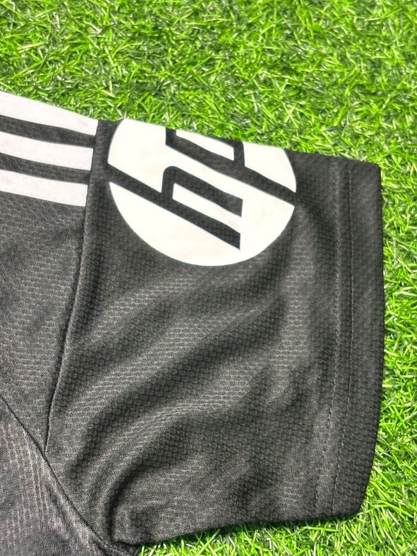 Madrid 25/26 Goalkeeper Kit Fan Edition With Short  - M