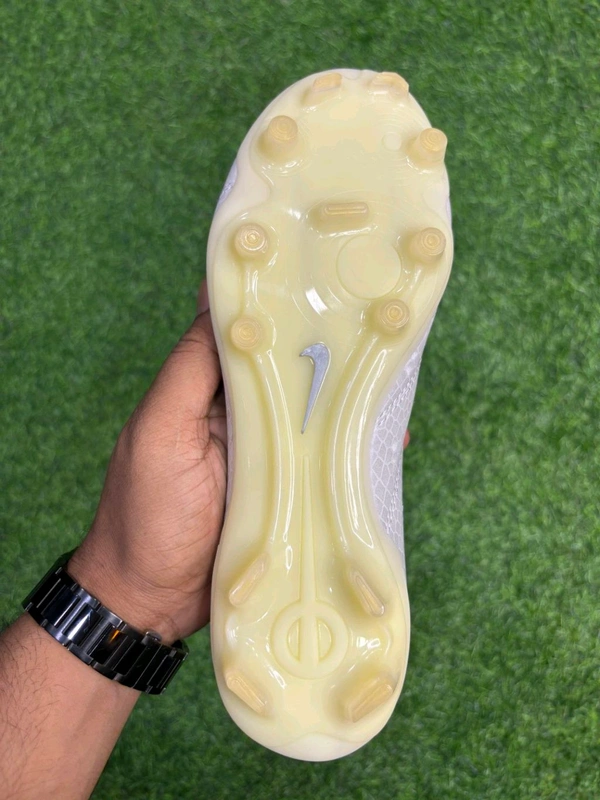 Tiempo Legend 10 Elite LUXE Metallic Silver Low-top FG With Lace - 7.5