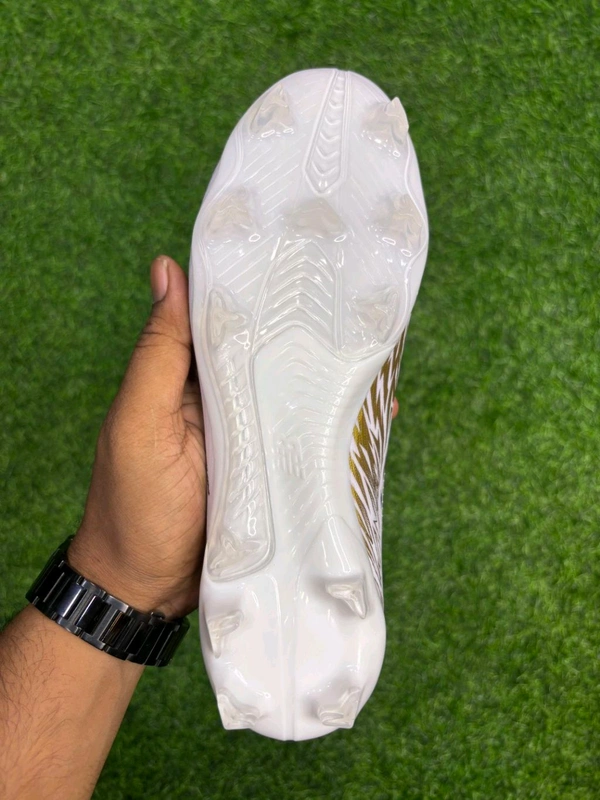 NB Furon V8 Elite White Gold Low-top FG With Lace - 8
