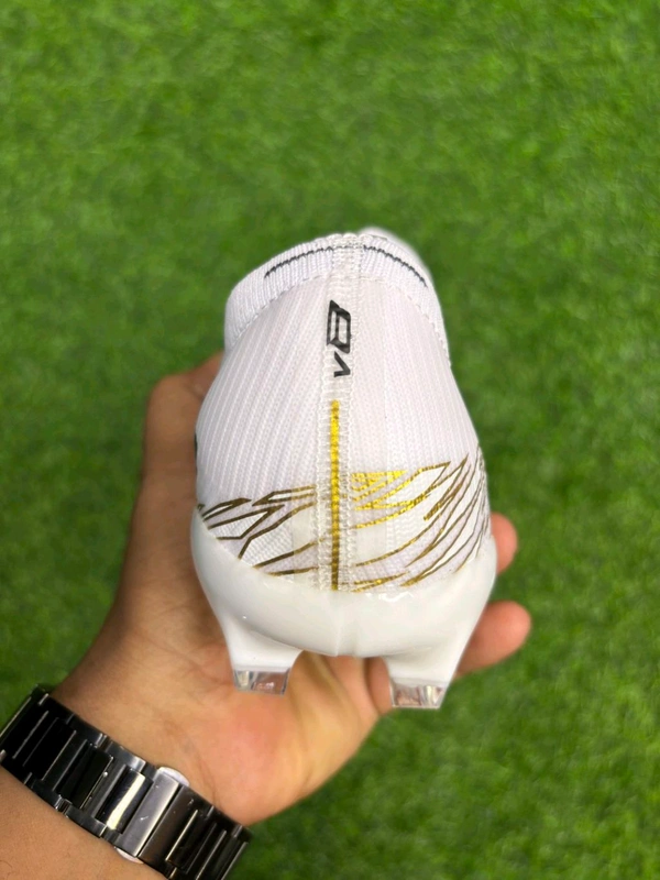NB Furon V8 Elite White Gold Low-top FG With Lace - 8