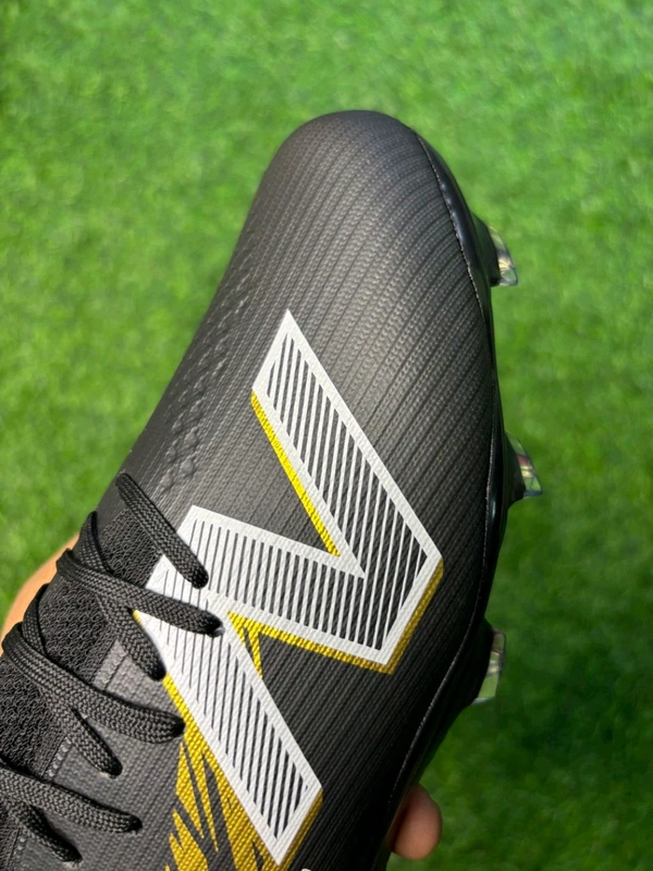 NB Furon V8 Elite Black Gold Low-top FG With Lace - 8