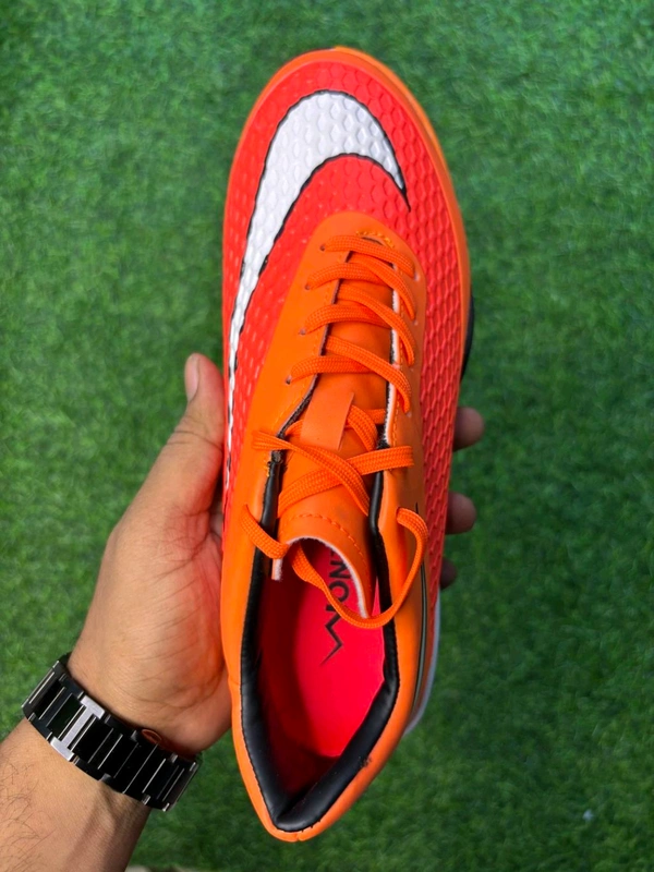 Hypervenom Phantom Orange Low-top Turf/AG With Lace - 7.5
