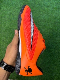 Hypervenom Phantom Orange Low-top Turf/AG With Lace - 7.5