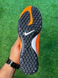 Hypervenom Phantom Orange Low-top Turf/AG With Lace - 7.5
