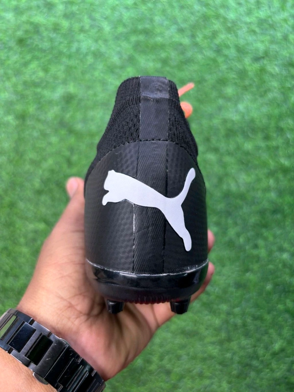 Future Z Black  Orange Colour Low-top FG/AG With Lace - 7.5