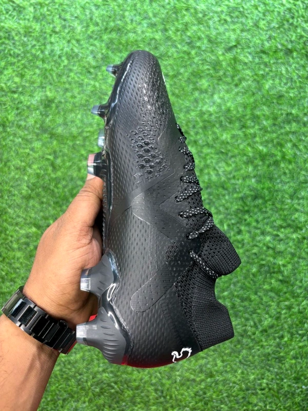 Future Ultimate Black Colour Low-top With Lace - 7.5