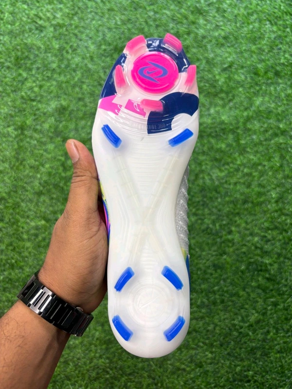 PhantomGX Luna Elite SE Rainbow Colour Low-top FG With Lace - 7.5