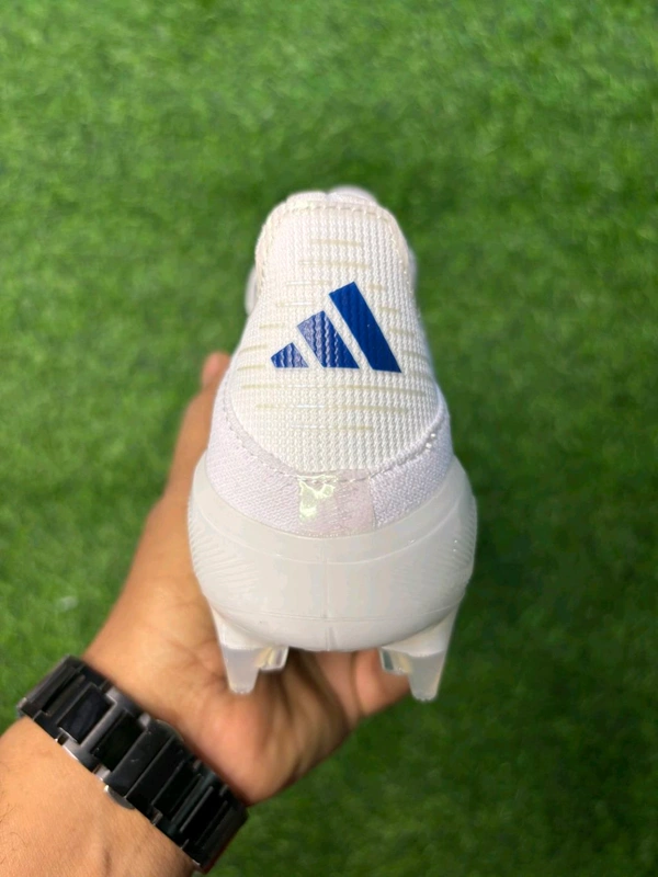 F50 Elite White Colour Low-top FG With lace  - 7.5