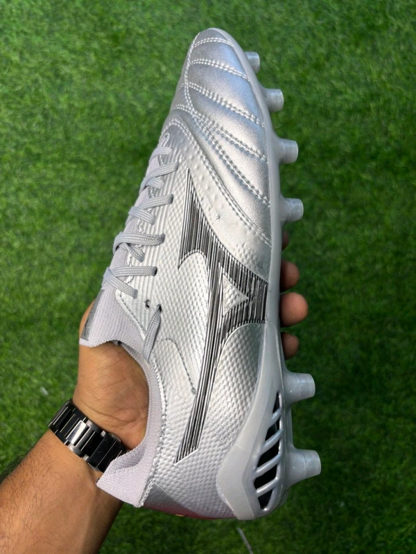 Mizuno Neo 3 Silver Colour Low-top FG With Lace - 9.5