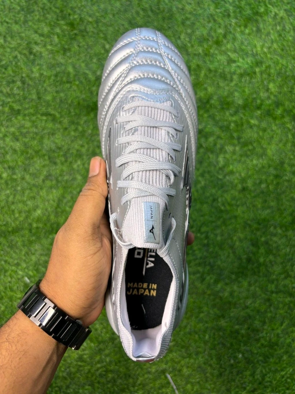 Mizuno Neo 3 Silver Colour Low-top FG With Lace - 9.5