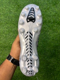 Mizuno Neo 3 Silver Colour Low-top FG With Lace - 9.5