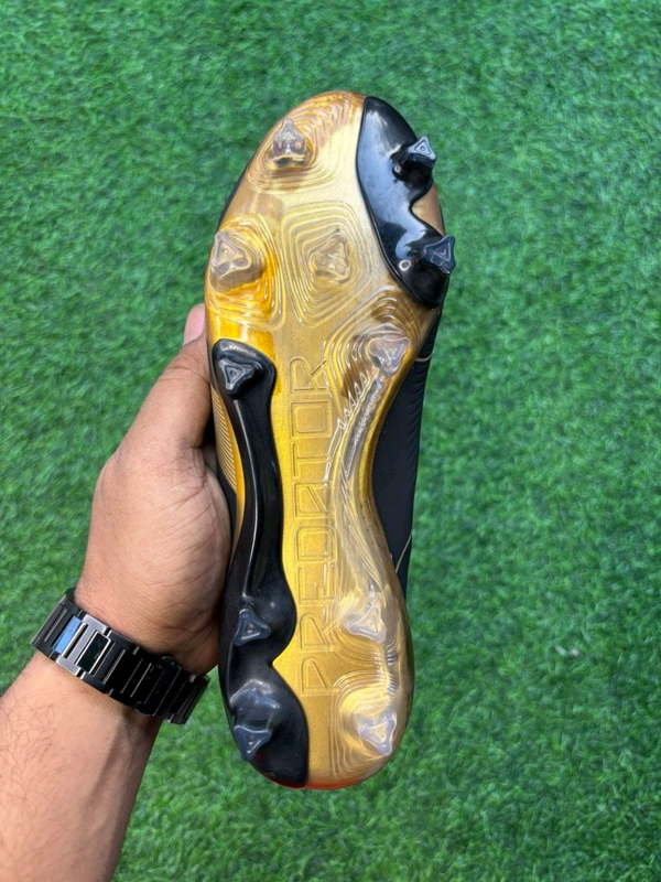 Predator Elite Black Gold Colour FG With Lace  - 6