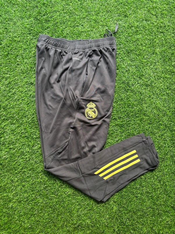 Madrid Black And Yellow Colour Training Suit  - M