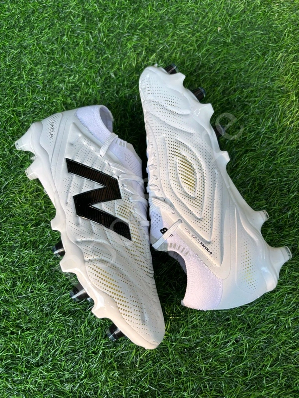 Tekela V5 White Colour Low-top FG With Lace - 7.5