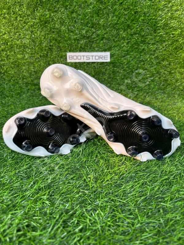 Tekela V5 White Colour Low-top FG With Lace - 9.5