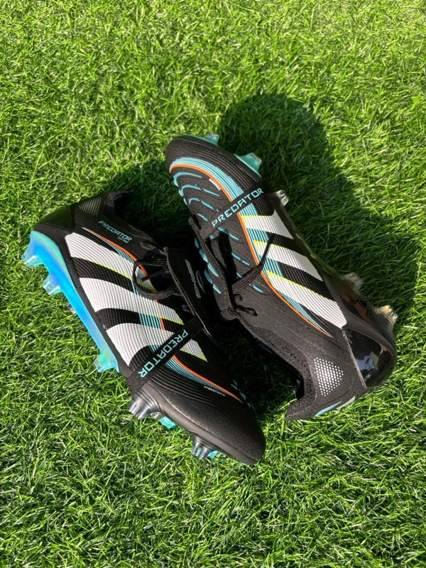 Predator Foldover Elite Black Colour FG With Lace - 6.5