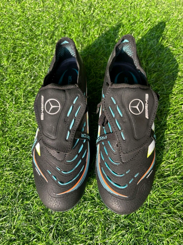 Predator Foldover Elite Black Colour FG With Lace - 8