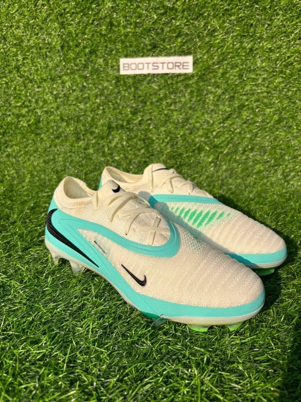 Phantom 6 Luna III Elite White Low-top Turf/AG With Lace  - 6