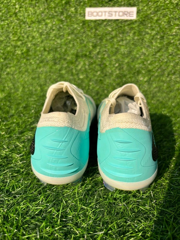 Phantom 6 Luna III Elite White Low-top Turf/AG With Lace  - 10