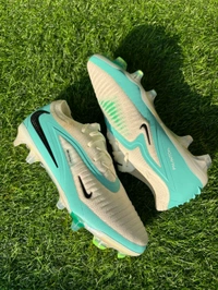 Phantom 6 Luna III Elite White Low-top Turf/AG With Lace  - 10