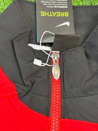 Retro Style AIG Manchester United Red Windbreaker Jacket - M