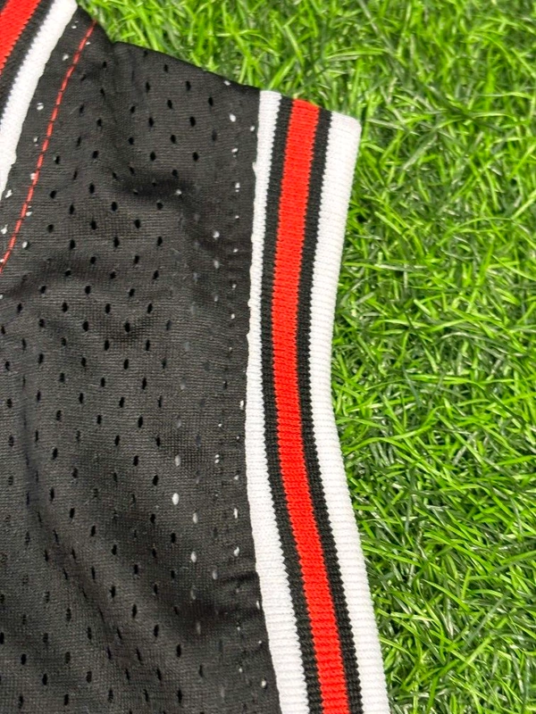 NBA Bulls Red Black Colour Jersey - PIPPEN 33 - L