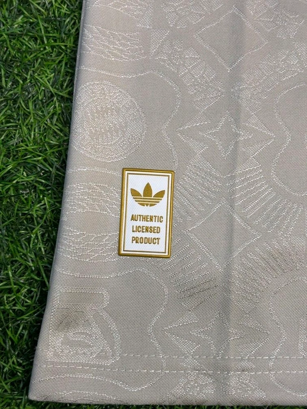 Bayern Munich 25/26 Oktoberfest Special Kit Player Edition - L