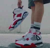 Nike air Jordan 4 "Fire Red" - Red