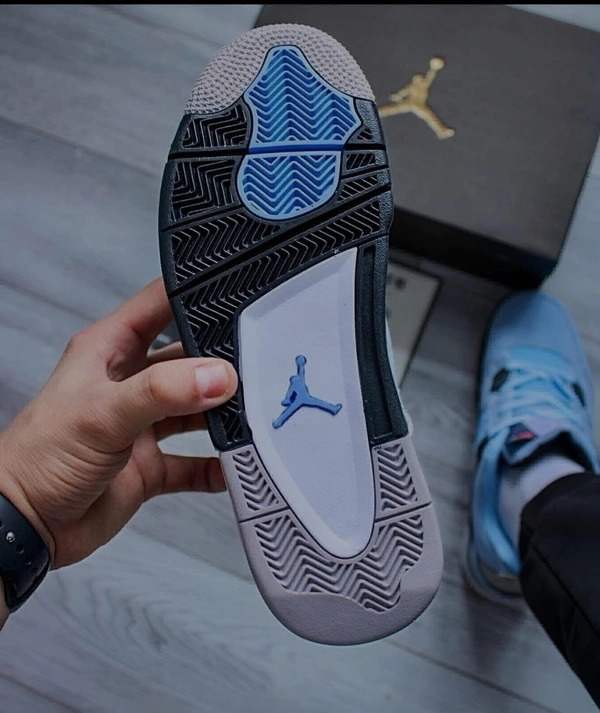 Nike Air Jordan Retro 4 University Blue - Seagull