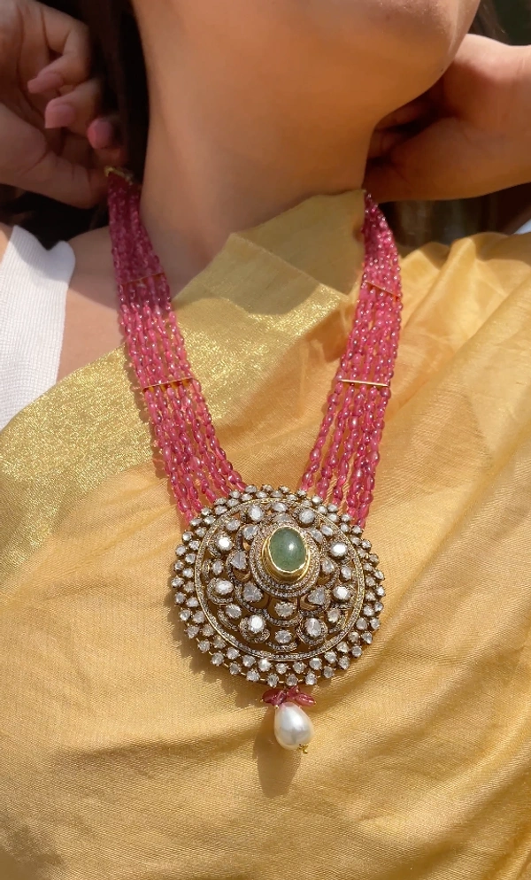 Viharika Mozonite Polki Long Haar